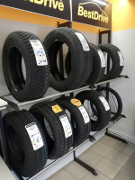  Pneumatiky Continental a další značky pneu na polici v naší prodejně